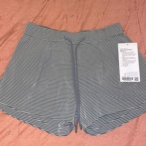 Lululemon Stroll At Sundown Short 3”
